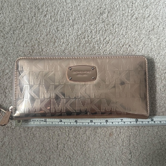 Michael Kors Shiny Metallic Leather Wristlet - Picture 7 of 8